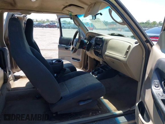 2003 Ford Ranger XL Fleet with VIN 1FTYR44VX3TA38974, listed as a IAAI auction lot 41970177 with 191,839 mi miles. Bid and sale history available at carsss.com. Image 5.
