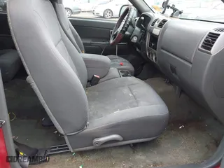 2005 Chevrolet Colorado 1SF LS Z71 with VIN 1GCDT136858133709, listed as a IAAI auction lot 42083101 with 209,919 mi miles. Bid and sale history available at carsss.com. Image 5.