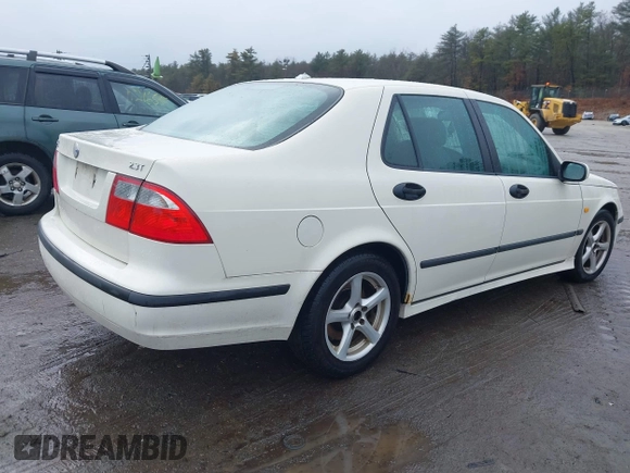 2004 Saab 9-5 Arc with VIN YS3ED49A443509003, listed as a IAAI auction lot 41196231 with 203,388 mi miles. Bid and sale history available at carsss.com. Image 4.