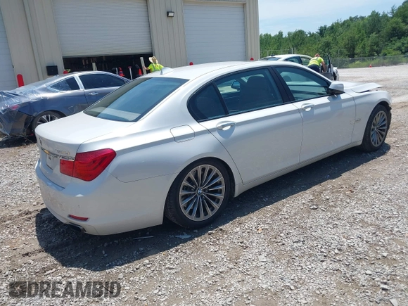 2011 BMW 7 Series 750Li с VIN WBAKB8C51BC852090, выставлен на аукционе IAAI как лот 42612038 с пробегом 101 179 миль миль и . История ставок и продаж доступна на DreamBid. Изображение 4.