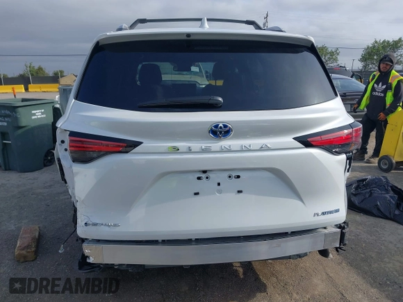 2025 Toyota Sienna Platinum z VIN 5TDESKFC0SS168394, wystawiony jako IAAI lot #42110535 z przebiegiem 7 905 mil mil oraz . Historia ofert i sprzedaży dostępna na DreamBid. Obrazek 17.