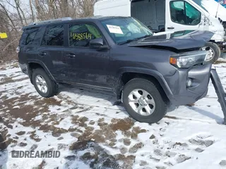 2018 Toyota 4Runner SR5 with VIN JTEBU5JR8J5536234, listed as a IAAI auction lot 41588564 with 100,132 mi miles. Bid and sale history available at carsss.com. Image 1.