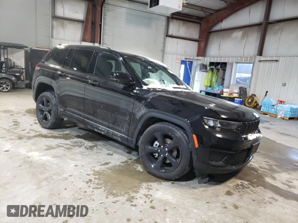 2024 Jeep Grand Cherokee Laredo with VIN 1C4RJHAG6R8929378, listed as a Copart auction lot 42204865 with 8,086 mi miles and Salvage title. Bid and sale history available at DreamBid. Image 4.