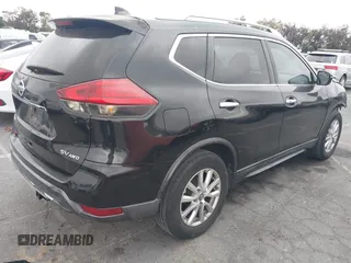 2017 Nissan Rogue S z VIN KNMAT2MV6HP542218, wystawiony jako IAAI lot #42282851 z przebiegiem 163 602 mil mil oraz . Historia ofert i sprzedaży dostępna na DreamBid. Obrazek 4.