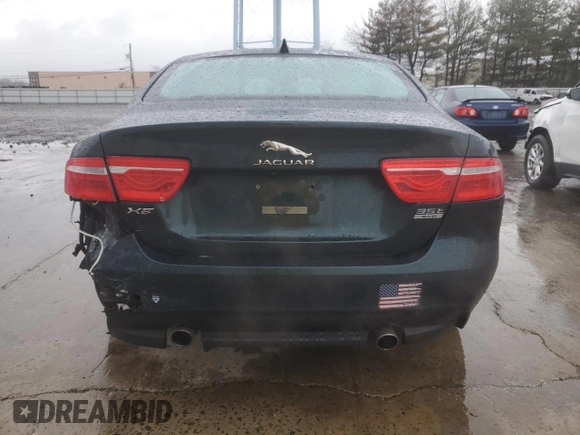 2017 Jaguar XE 35t Prestige z VIN SAJAK4BV0HA975202, wystawiony jako Copart lot #52014465 z przebiegiem 19 476 mil mil oraz Szkoda całkowita • Salvage title. Historia ofert i sprzedaży dostępna na DreamBid. Obrazek 6.