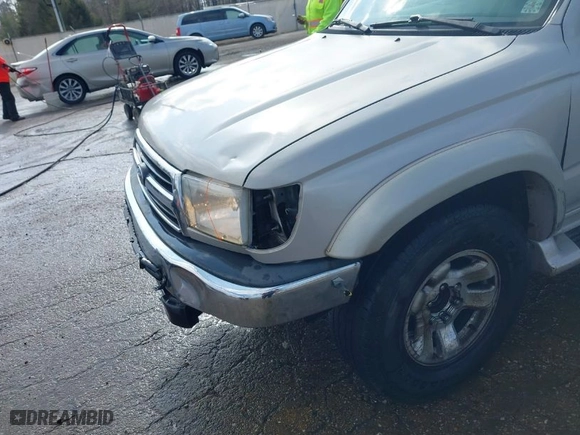 2000 Toyota 4Runner SR5 with VIN JT3GN86R2Y0147585, listed as a IAAI auction lot 41360071 with 199,465 mi miles. Bid and sale history available at carsss.com. Image 18.