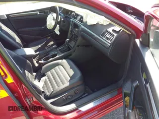 2017 Volkswagen Passat V6 SEL Premium with VIN 1VWCM7A33HC013786, listed as a IAAI auction lot 41981916 with 68,483 mi miles. Bid and sale history available at carsss.com. Image 5.