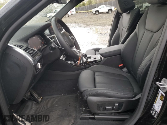 2024 BMW X4 M40i z VIN 5UX43DT0XR9V14957, wystawiony jako Copart lot #51715345 z przebiegiem 16 710 mil mil oraz Szkoda całkowita • Salvage title. Historia ofert i sprzedaży dostępna na DreamBid. Obrazek 7.