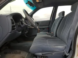 1996 Buick Regal Custom с VIN 2G4WB52KXT1423138, выставлен на аукционе Copart как лот 81386304 с пробегом 54 142 миль миль и На запчасти • Non repairable. История ставок и продаж доступна на DreamBid. Изображение 7.
