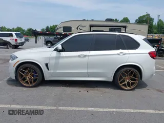 2018 BMW X5 M z VIN 5YMKT6C51J0Y83433, wystawiony jako IAAI lot #42483867 z przebiegiem 59 444 mil mil oraz . Historia ofert i sprzedaży dostępna na DreamBid. Obrazek 14.