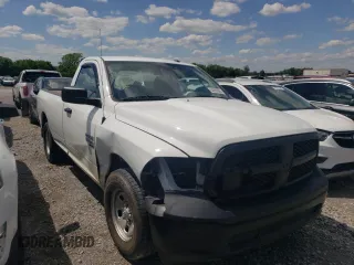 2023 Ram 1500 Tradesman z VIN 3C6JR6DG3PG550150, wystawiony jako Copart lot #50999935 z przebiegiem 52 959 mil mil oraz Szkoda całkowita • Salvage title. Historia ofert i sprzedaży dostępna na DreamBid. Obrazek 4.