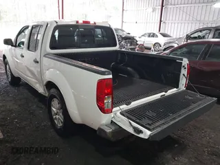 2017 Nissan Frontier SV z VIN 1N6AD0ER1HN709628, wystawiony jako IAAI lot #42076742 z przebiegiem 189 259 mil mil oraz . Historia ofert i sprzedaży dostępna na DreamBid. Obrazek 3.