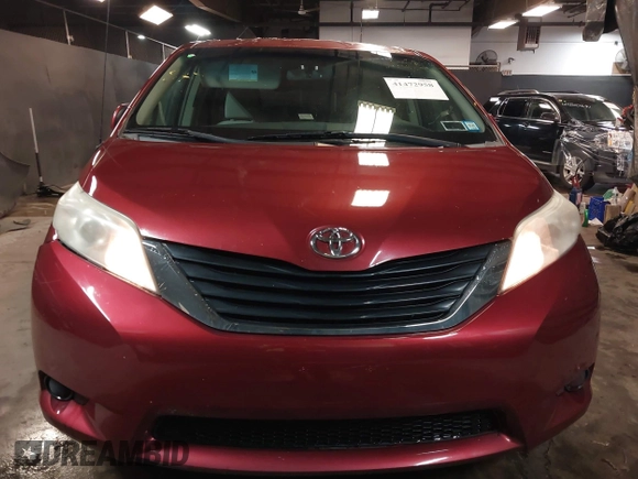 2011 Toyota Sienna LE AAS z VIN 5TDKK3DC2BS025698, wystawiony jako IAAI lot #41472958 z przebiegiem 150 699 mil mil oraz . Historia ofert i sprzedaży dostępna na DreamBid. Obrazek 13.