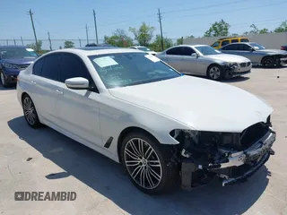 2019 BMW 5 Series 540i z VIN WBAJE5C56KWW20469, wystawiony jako IAAI lot #41947055 z przebiegiem 68 990 mil mil oraz . Historia ofert i sprzedaży dostępna na DreamBid. Obrazek 1.