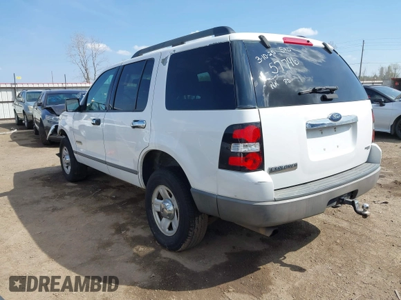 2006 Ford Explorer XLS z VIN 1FMEU72E36UB11635, wystawiony jako IAAI lot #41896140 z przebiegiem 238 333 mil mil oraz . Historia ofert i sprzedaży dostępna na DreamBid. Obrazek 3.
