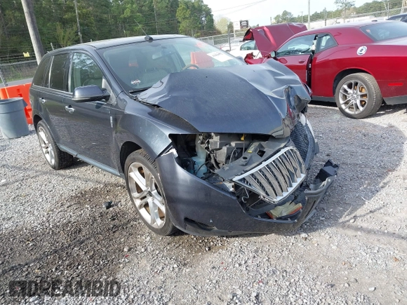 2013 Lincoln MKX z VIN 2LMDJ6JK9DBL22657, wystawiony jako IAAI lot #41864992 z przebiegiem 97 994 mil mil oraz . Historia ofert i sprzedaży dostępna na DreamBid. Obrazek 1.