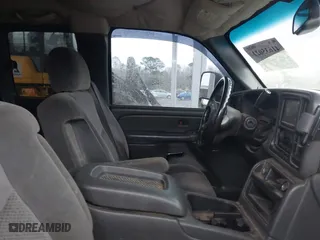 2006 Chevrolet Silverado 1500 LT2 with VIN 1GCEK19BX6Z188783, listed as a IAAI auction lot 41635021 with 238,312 mi miles. Bid and sale history available at carsss.com. Image 5.