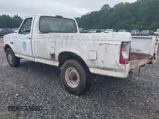 1996 Ford F-250 с VIN 2FTHF25H8TCA53537, выставлен на аукционе IAAI как лот 42463376 с пробегом Не указан миль и . История ставок и продаж доступна на DreamBid. Изображение 3.