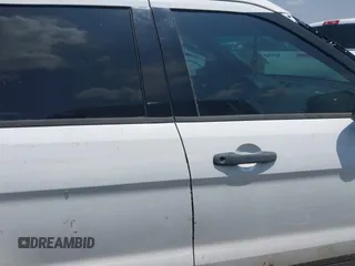 2017 Ford Police Interceptor Utility z VIN 1FM5K8ARXHGB40700, wystawiony jako IAAI lot #42264375 z przebiegiem Nie podano mil oraz . Historia ofert i sprzedaży dostępna na DreamBid. Obrazek 12.
