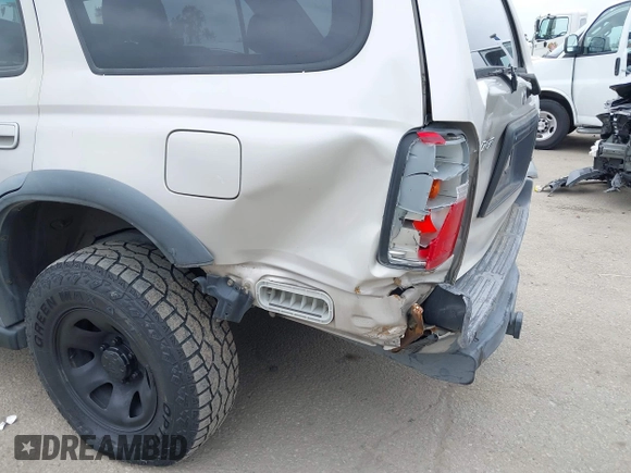 2000 Toyota 4Runner SR5 with VIN JT3GN86R1Y0139753, listed as a IAAI auction lot 42192055 with 178,459 mi miles and . Bid and sale history available at DreamBid. Image 12.