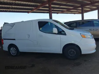 2017 Chevrolet City Express Cargo LT z VIN 3N63M0ZN1HK700451, wystawiony jako IAAI lot #42317144 z przebiegiem 205 420 mil mil oraz . Historia ofert i sprzedaży dostępna na DreamBid. Obrazek 14.