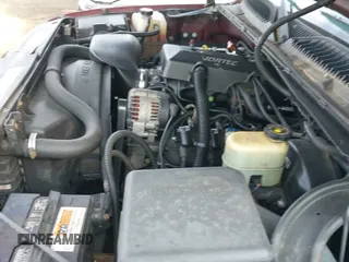 2000 Chevrolet Silverado 1500 z VIN 1GCEC14T1YZ226983, wystawiony jako IAAI lot #42430025 z przebiegiem 372 430 mil mil oraz . Historia ofert i sprzedaży dostępna na DreamBid. Obrazek 19.