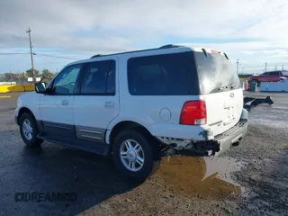 2004 Ford Expedition Special Service with VIN 1FMRU15W04LA07318, listed as a IAAI auction lot 41522727 with 231,051 mi miles. Bid and sale history available at carsss.com. Image 3.