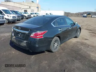 2015 Nissan Altima SV with VIN 1N4AL3AP1FC464484, listed as a IAAI auction lot 41913055 with 161,667 mi miles and . Bid and sale history available at DreamBid. Image 4.
