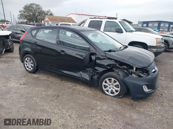 2013 Hyundai Accent GS z VIN KMHCT5AE7DU096831, wystawiony jako IAAI lot #41656690 z przebiegiem 91 442 mil mil oraz . Historia ofert i sprzedaży dostępna na DreamBid. Obrazek 1.