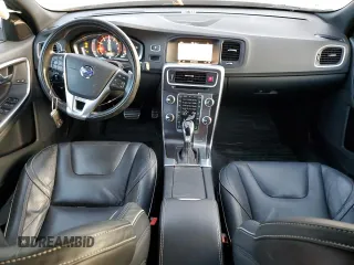 2017 Volvo V60 R-Design Platinum with VIN YV149MSS4H1373460, listed as a Copart auction lot 80723864 with 90,485 mi miles and Salvage Title. Bid and sale history available at carsss.com. Image 8.