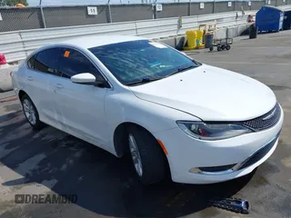2015 Chrysler 200 Limited z VIN 1C3CCCAB9FN710133, wystawiony jako IAAI lot #40526600 z przebiegiem 80 112 mil mil oraz . Historia ofert i sprzedaży dostępna na DreamBid. Obrazek 1.