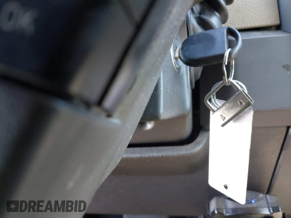 2009 Ford F-150 XL с VIN 1FTPW14V49FA98033, выставлен на аукционе IAAI как лот 41822035 с пробегом 209 727 миль миль и . История ставок и продаж доступна на DreamBid. Изображение 11.