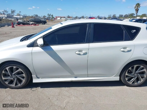 2018 Toyota Corolla iM with VIN JTNKARJE3JJ561773, listed as a IAAI auction lot 41706233 with NaN miles. Bid and sale history available at carsss.com. Image 14.