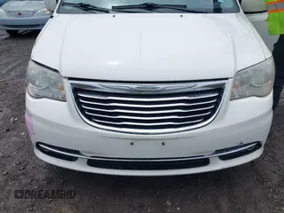 2012 Chrysler Town & Country Touring z VIN 2C4RC1BG8CR320482, wystawiony jako IAAI lot #42356898 z przebiegiem 189 246 mil mil oraz . Historia ofert i sprzedaży dostępna na DreamBid. Obrazek 6.