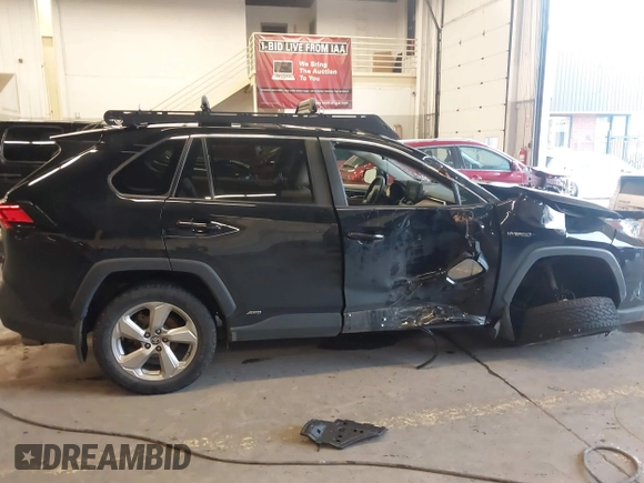 2021 Toyota RAV4 Hybrid LE with VIN 4T3B6RFV2MU048602, listed as a IAAI auction lot 41663576 with 69,404 mi miles. Bid and sale history available at carsss.com. Image 14.