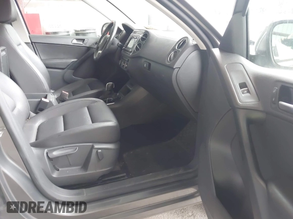 2016 Volkswagen Tiguan SE with VIN WVGBV7AX7GW526904, listed as a IAAI auction lot 42590816 with 73,758 mi miles and . Bid and sale history available at DreamBid. Image 5.