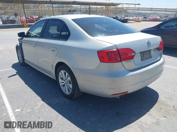 2011 Volkswagen Jetta SE with VIN 3VWDZ7AJXBM372921, listed as a IAAI auction lot 42226390 with 265,452 mi miles and . Bid and sale history available at DreamBid. Image 3.