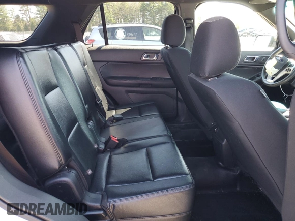 2013 Ford Police Interceptor Utility z VIN 1FM5K8AR0DGC20811, wystawiony jako Copart lot #52397805 z przebiegiem 174 376 mil mil oraz Nie do naprawy • Non repairable. Historia ofert i sprzedaży dostępna na DreamBid. Obrazek 12.