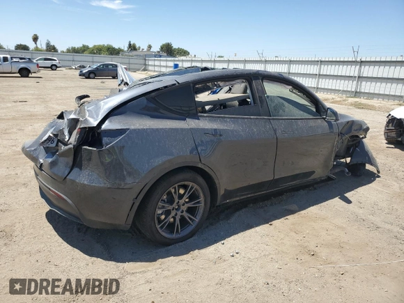 2024 Tesla Model Y z VIN 7SAYGDED6RF204899, wystawiony jako Copart lot #65517855 z przebiegiem Nie podano mil oraz Czysty tytuł • Clean title. Historia ofert i sprzedaży dostępna na DreamBid. Obrazek 3.