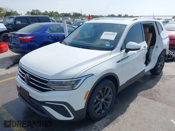 2024 Volkswagen Tiguan SE with VIN 3VVNB7AX2RM140292, listed as a IAAI auction lot 41899150 with 3,171 mi miles and . Bid and sale history available at DreamBid. Image 19.