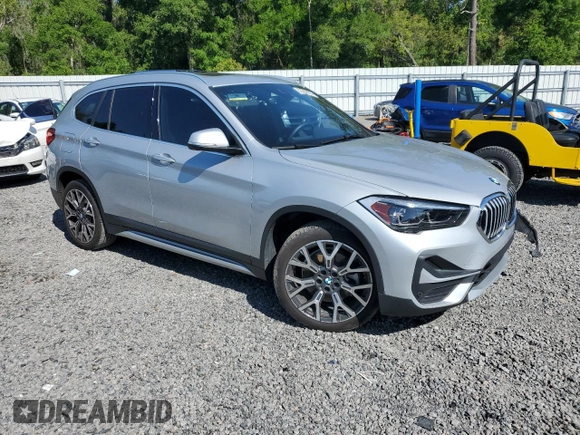 2021 BMW X1 sDrive28i z VIN WBXJG7C06M5U15436, wystawiony jako Copart lot #52382635 z przebiegiem 57 917 mil mil oraz Szkody całkowita. Historia ofert i sprzedaży dostępna na DreamBid. Obrazek 4.