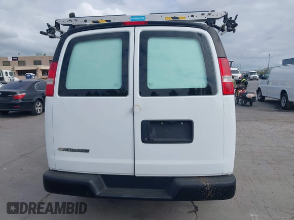 2017 Chevrolet Express Cargo с VIN 1GCWGAFF6H1345692, выставлен на аукционе IAAI как лот 42078030 с пробегом 185 642 миль миль и . История ставок и продаж доступна на DreamBid. Изображение 16.