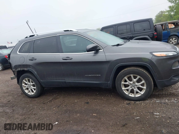2016 Jeep Cherokee Latitude z VIN 1C4PJMCS1GW154188, wystawiony jako IAAI lot #42318317 z przebiegiem 189 347 mil mil oraz . Historia ofert i sprzedaży dostępna na DreamBid. Obrazek 13.