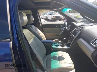2011 Ford Explorer XLT with VIN 1FMHK8D82BGA29212, listed as a IAAI auction lot 42033218 with 197,999 mi miles and . Bid and sale history available at carsss.com. Image 5.