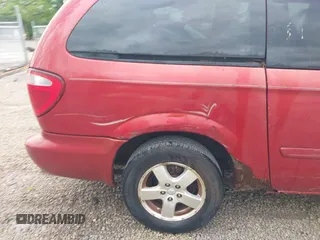 2005 Dodge Caravan SXT with VIN 2D4GP44L35R127086, listed as a IAAI auction lot 42135667 with 78,262 mi miles and . Bid and sale history available at carsss.com. Image 14.