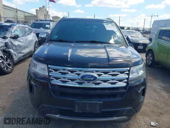 2019 Ford Explorer XLT z VIN 1FM5K7D82KGA39977, wystawiony jako IAAI lot #42190336 z przebiegiem 137 216 mil mil oraz . Historia ofert i sprzedaży dostępna na DreamBid. Obrazek 6.