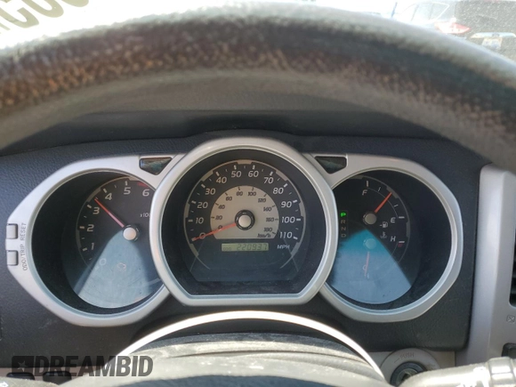 2004 Toyota 4Runner SR5 with VIN JTEBU14R540039339, listed as a Copart auction lot 54225685 with 220,937 mi miles and Clean Title. Bid and sale history available at DreamBid. Image 9.