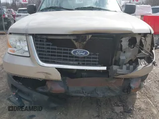 2004 Ford Expedition Special Service with VIN 1FMPU15L54LB89983, listed as a IAAI auction lot 41834577 with 193,819 mi miles. Bid and sale history available at carsss.com. Image 6.