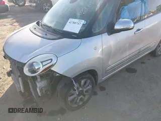 2015 FIAT 500L Lounge with VIN ZFBCFACH8FZ031149, listed as a IAAI auction lot 41780747 with 131,054 mi miles. Bid and sale history available at carsss.com. Image 17.