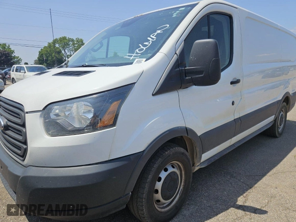 2016 Ford Transit Cargo z VIN 1FTYE1YM4GKB13059, wystawiony jako IAAI lot #42626529 z przebiegiem 260 756 mil mil oraz . Historia ofert i sprzedaży dostępna na DreamBid. Obrazek 20.